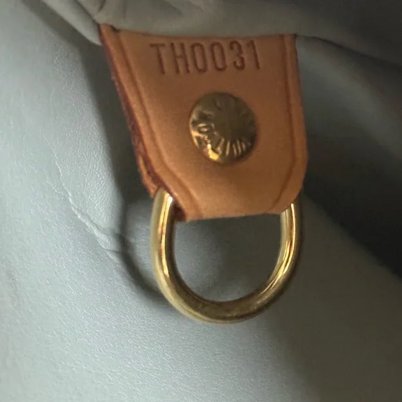 Authentic Louis Vuitton Vernis Houston Tote Shoulder Bag! Comes with COA! - Picture 13 of 16